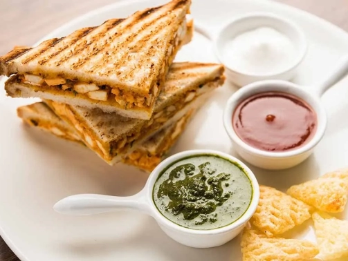 GRILLED-PANEER-SANDWICH-RECIPE-1024x700